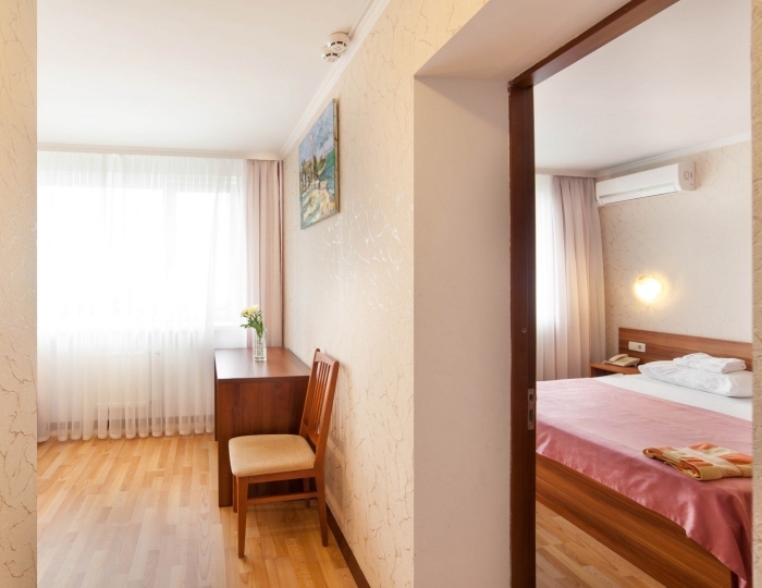 Улучшенный двухкомнатный номер – корпус «Антей». - Курортный комплекс «Песочная Бухта» Севастополь